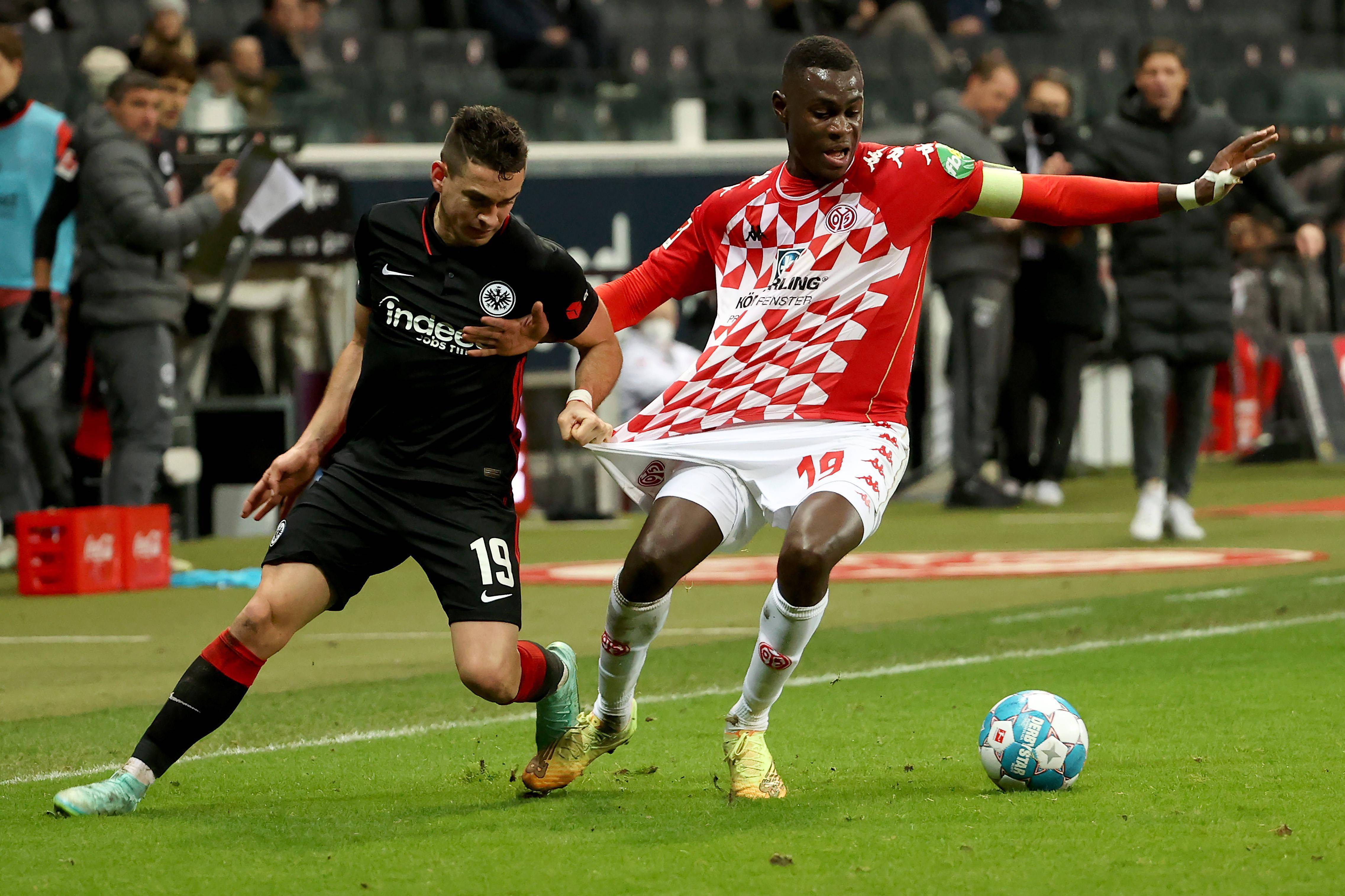 夺冠首场状态出色，切尔西观众沸腾！，杜兰特重返赛场观众掌声雷动(切尔西历史最强阵容图)